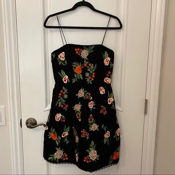 Alice + Olivia Dresses & Skirts - Alice + Olivia Mini Floral Velvet Dress